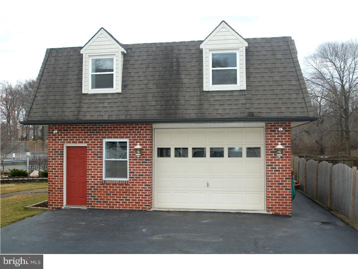 2215 Weir Road Aston, PA 19014 - Photo 21 of 25 Garage