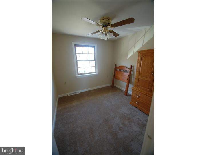 2215 Weir Road Aston, PA 19014 - Photo 10 of 25 Bedroom 3