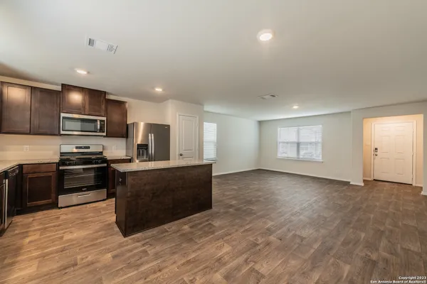 $1,745 | 1006 Western Whipbird, San Antonio, TX 78253