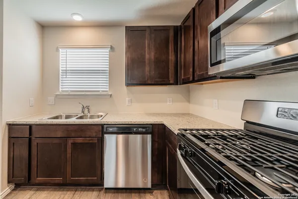 $1,745 | 1006 Western Whipbird, San Antonio, TX 78253