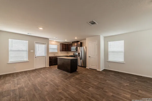 $1,745 | 1006 Western Whipbird, San Antonio, TX 78253