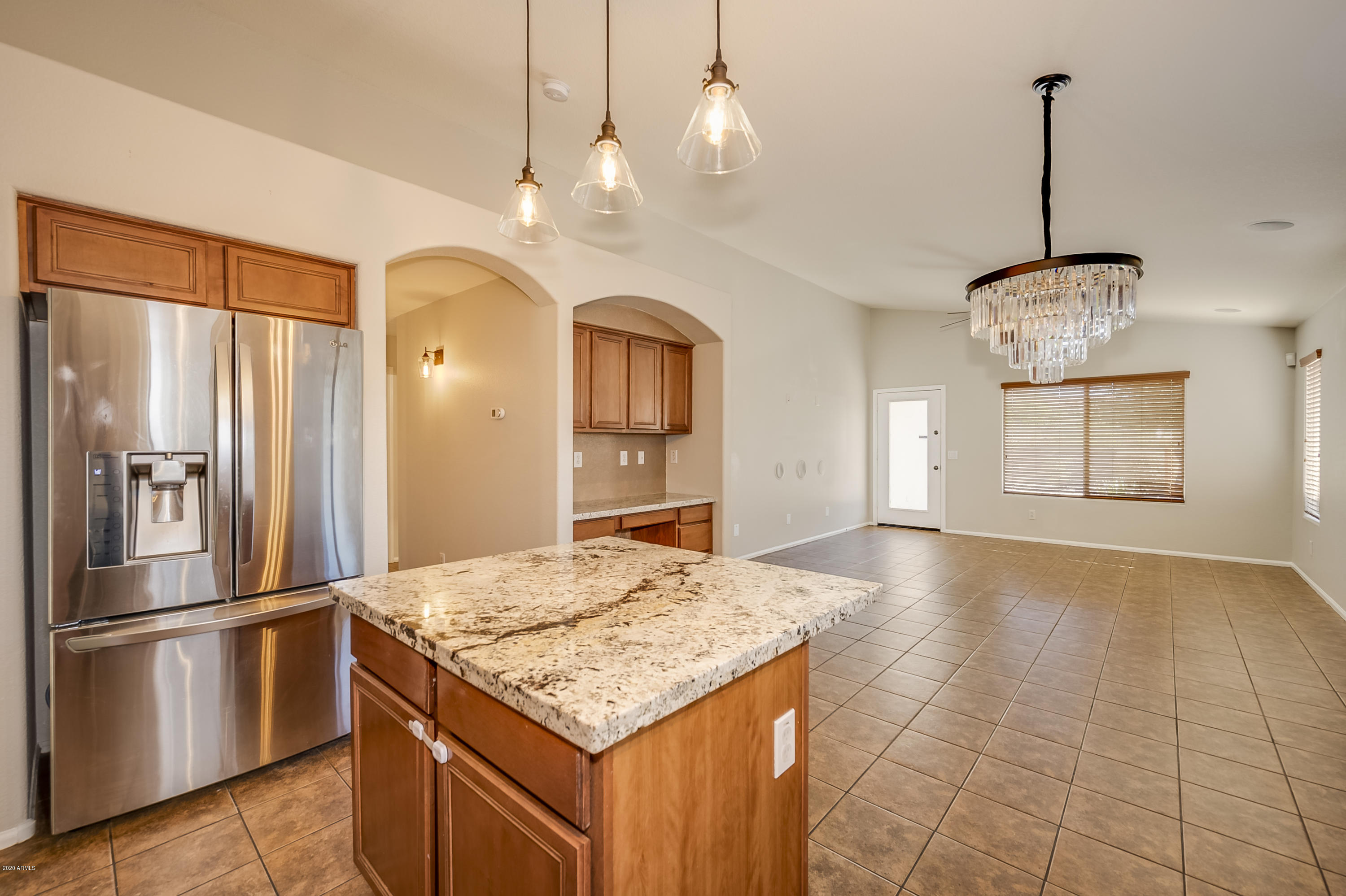28627 North Nobel Road Phoenix, AZ 85085 - Photo 5 of 30 DSC_7519bvo