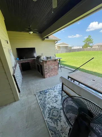 $379,900 | 14870 Lisa Lane, Beaumont, TX 77713