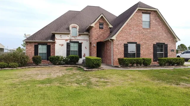 $379,900 | 14870 Lisa Lane, Beaumont, TX 77713
