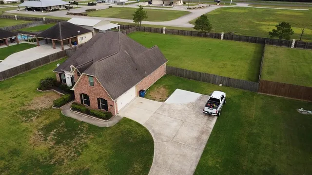 $379,900 | 14870 Lisa Lane, Beaumont, TX 77713