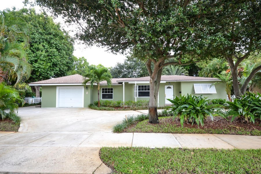 257 Bunker Ranch Road West Palm Beach, FL 33405 - Photo 11 of 13 Front Drive