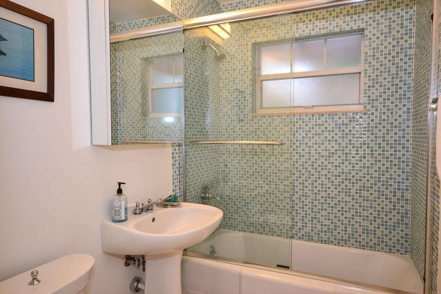 257 Bunker Ranch Road West Palm Beach, FL 33405 - Photo 10 of 13 Guest Bathroom