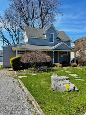 $599,999 | 363 North Wellwood Avenue, Lindenhurst, NY 11757