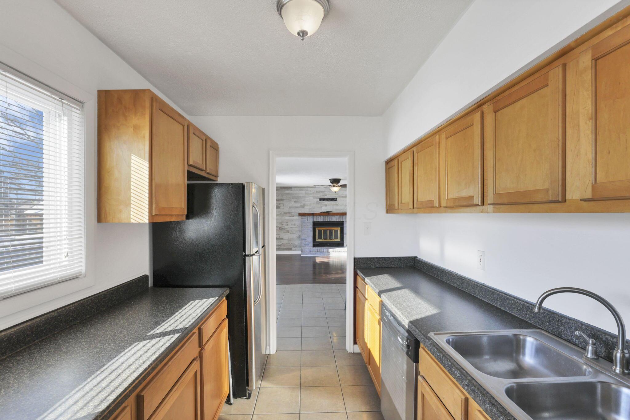 4346 Etna Road Columbus, OH 43213 - Photo 9 of 28 Kitchen