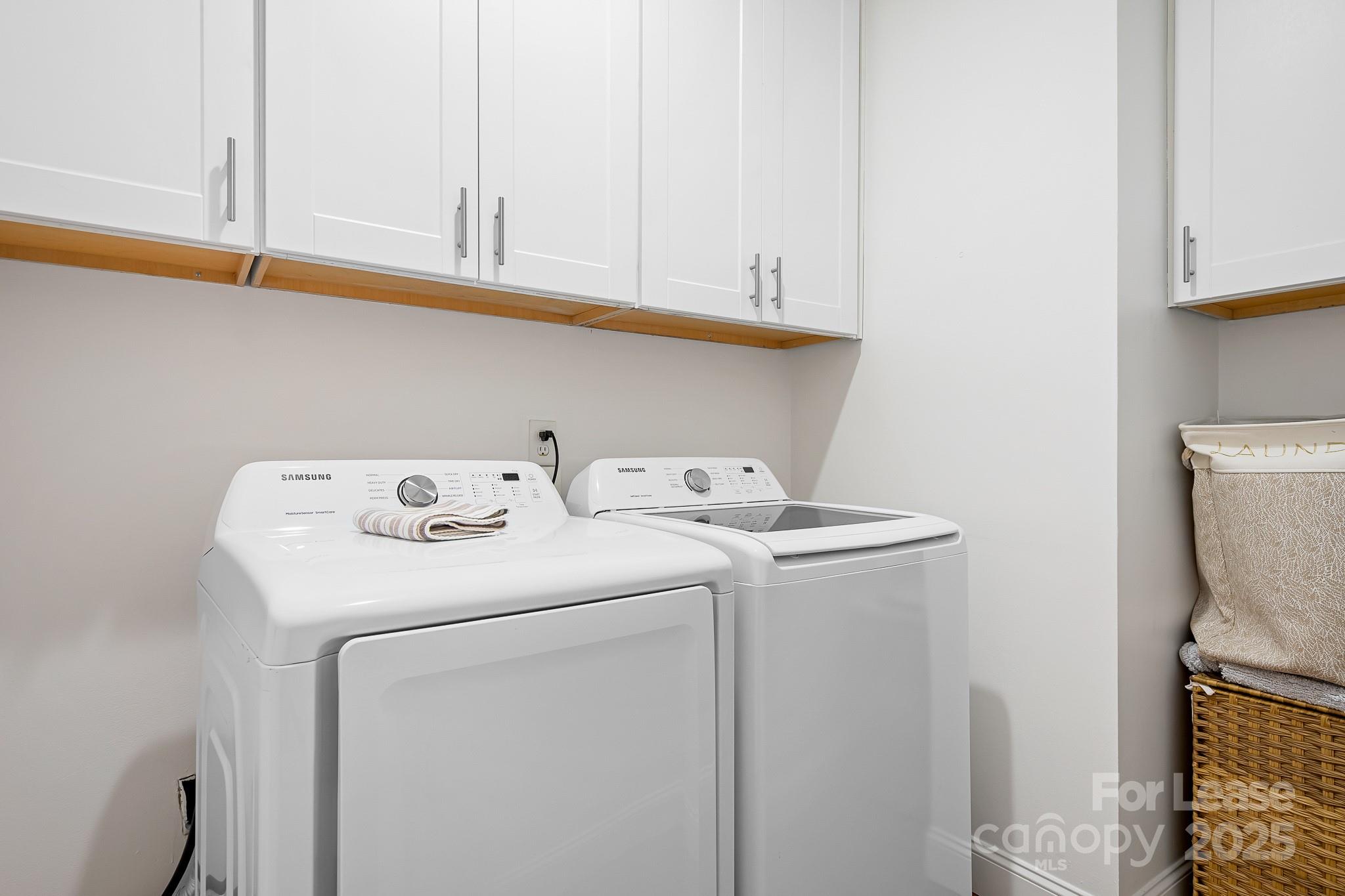 7277 Willowbrook Drive Denver, NC 28037 - Photo 25 of 33 a utility room with dryer and washer