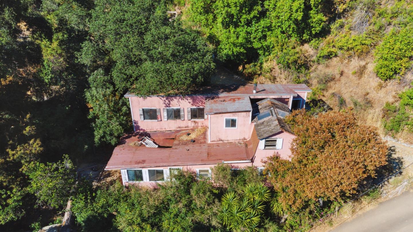 520 Laguna Creek Road Los Gatos, CA 95033 - Photo 57 of 75 an aerial view of a house with yard