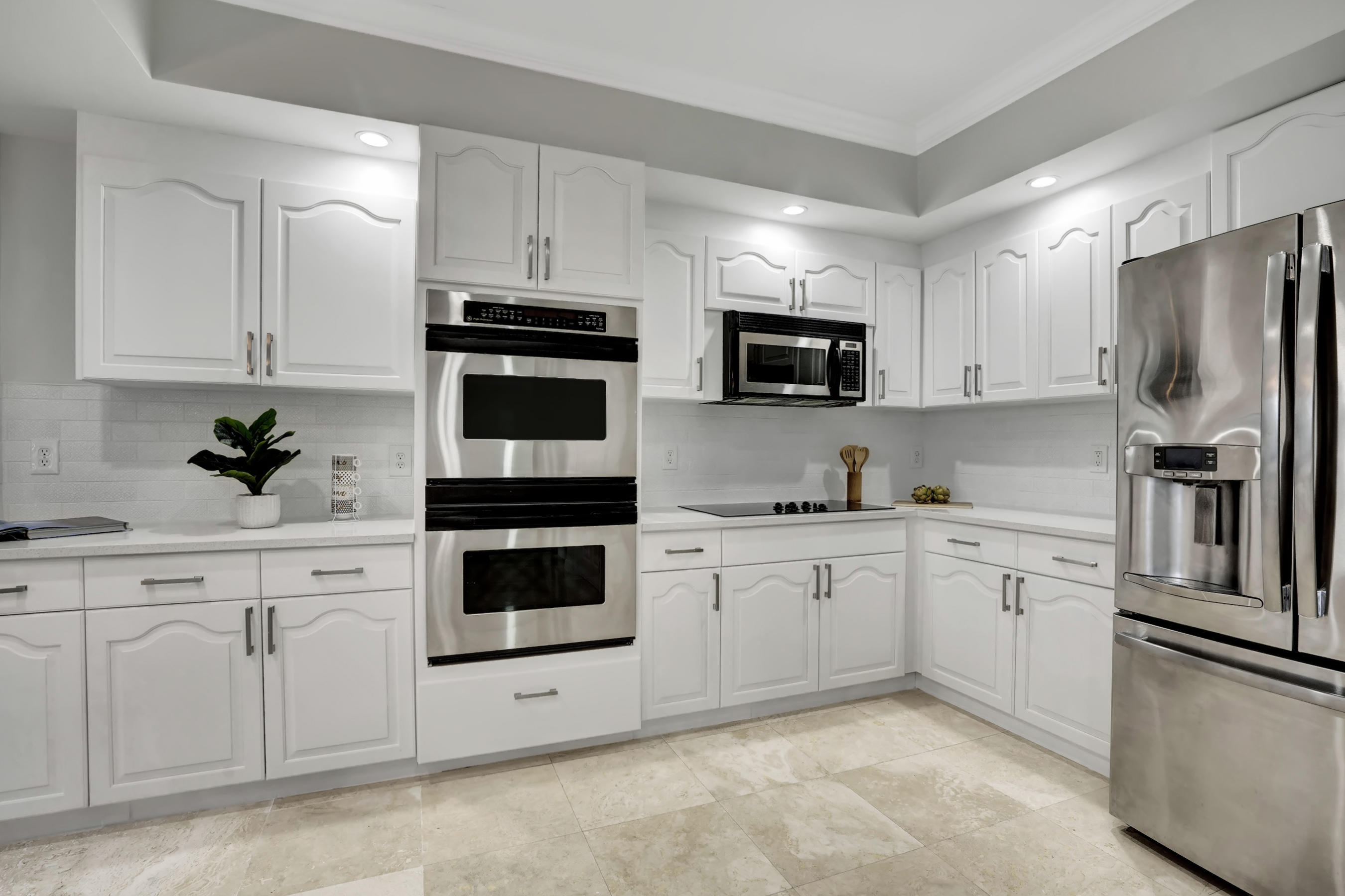 486 East Boca Raton Road Boca Raton, FL 33432 - Photo 12 of 33 2ND FLOOR KITCHEN