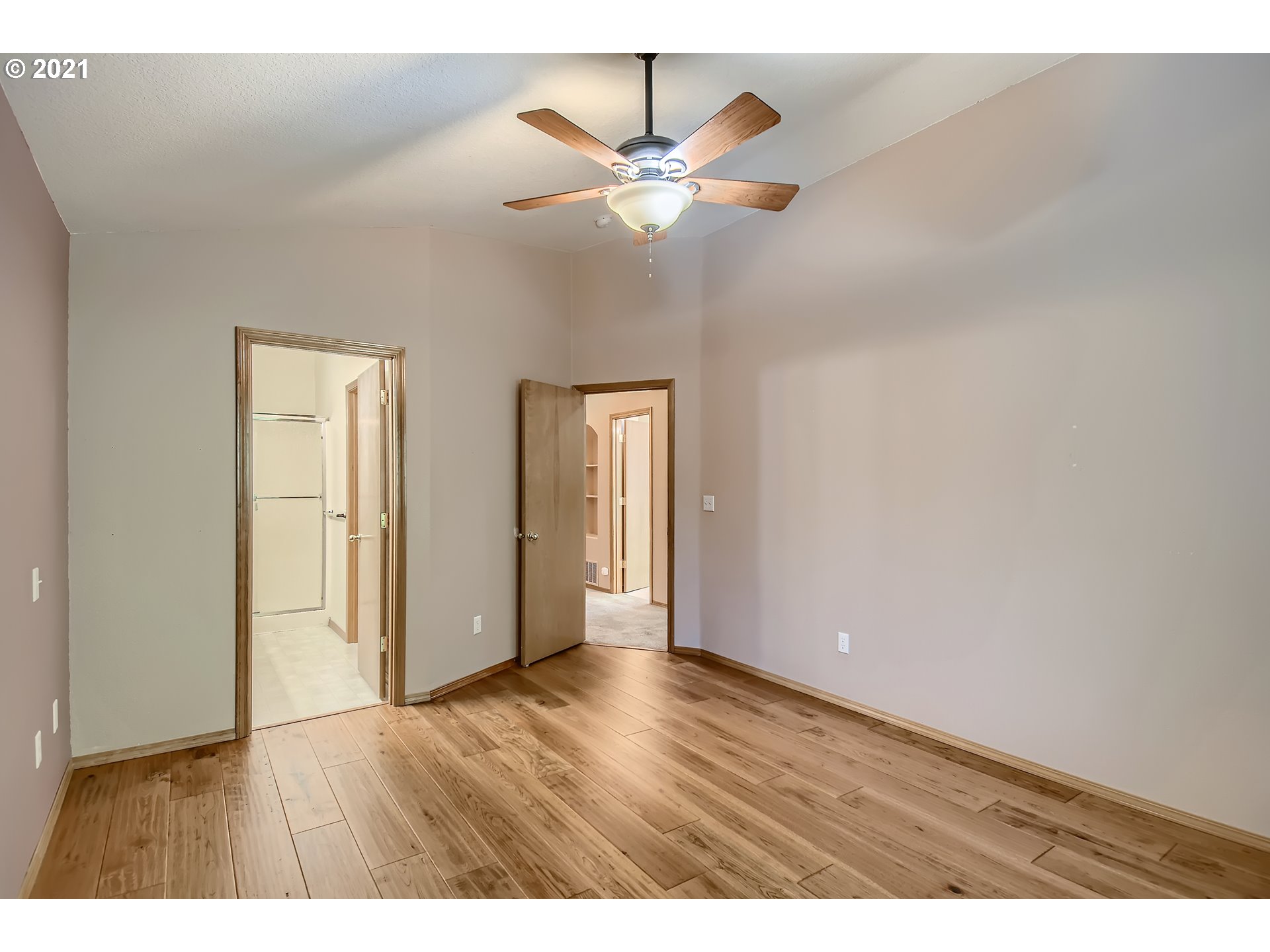 6105 Southwest Lesser Way Portland, OR 97219 - Photo 17 of 32 Gallery Image 17