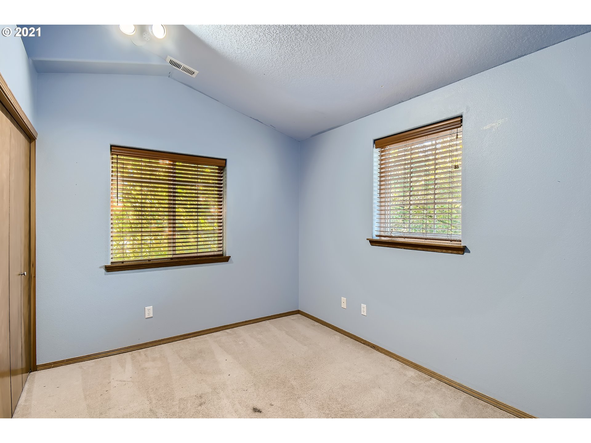 6105 Southwest Lesser Way Portland, OR 97219 - Photo 23 of 32 Gallery Image 23