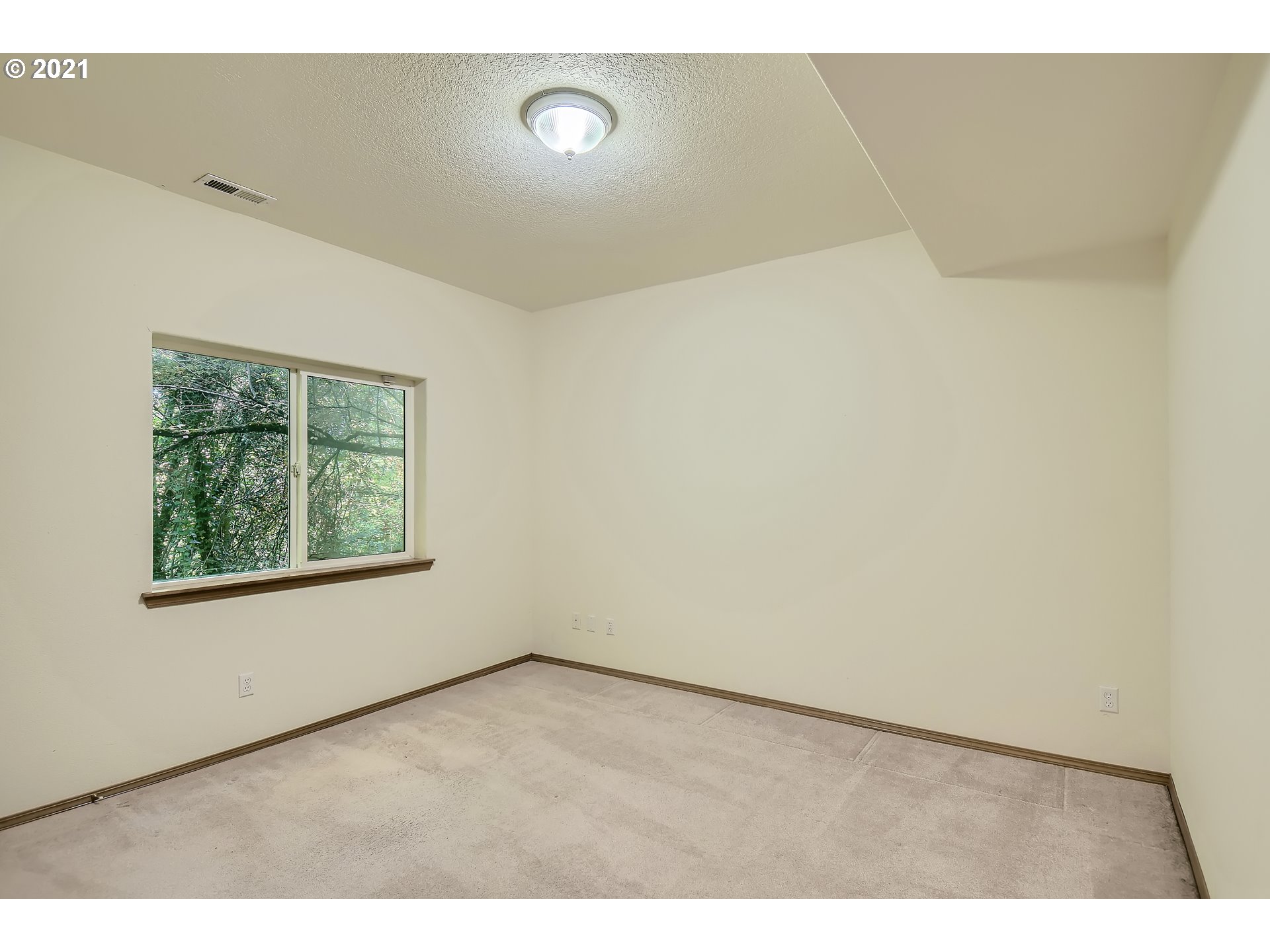 6105 Southwest Lesser Way Portland, OR 97219 - Photo 27 of 32 Gallery Image 27