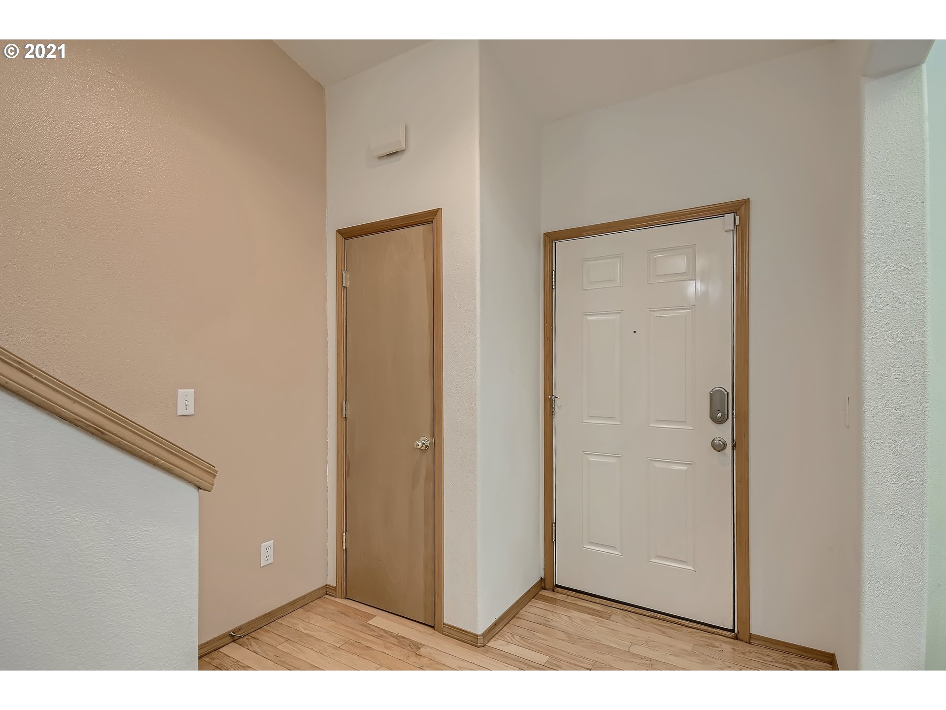 6105 Southwest Lesser Way Portland, OR 97219 - Photo 4 of 32 Gallery Image 4
