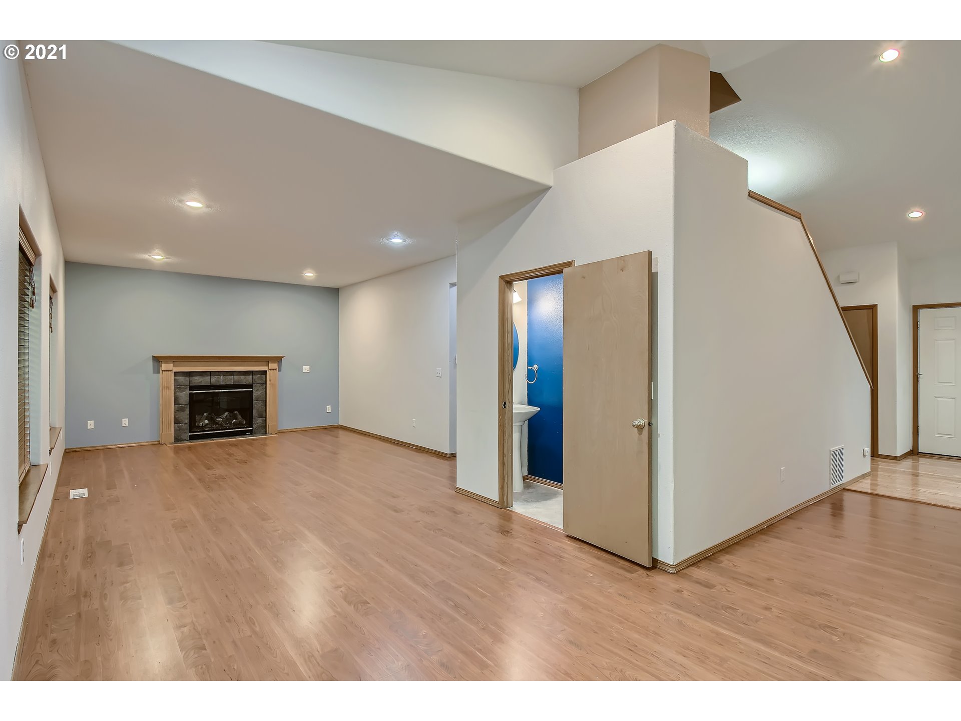 6105 Southwest Lesser Way Portland, OR 97219 - Photo 6 of 32 Gallery Image 6