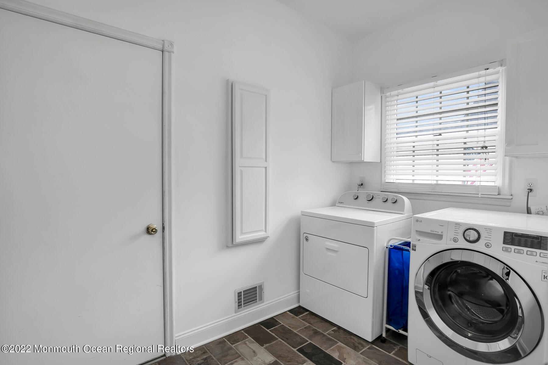 13 Cedar Avenue Rumson, NJ 07760 - Photo 11 of 49 13 Cedar Ave Rumson NJ 07760 USA-010-010