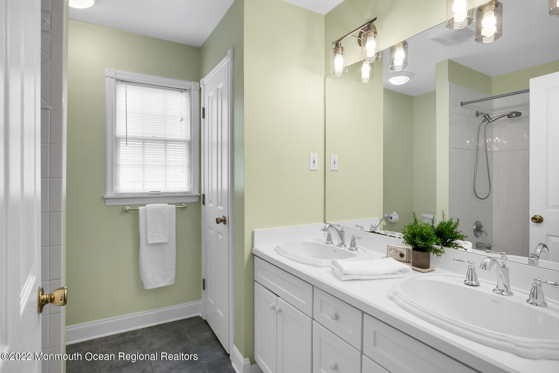 13 Cedar Avenue Rumson, NJ 07760 - Photo 24 of 49 13 Cedar Ave Rumson NJ 07760 USA-023-021