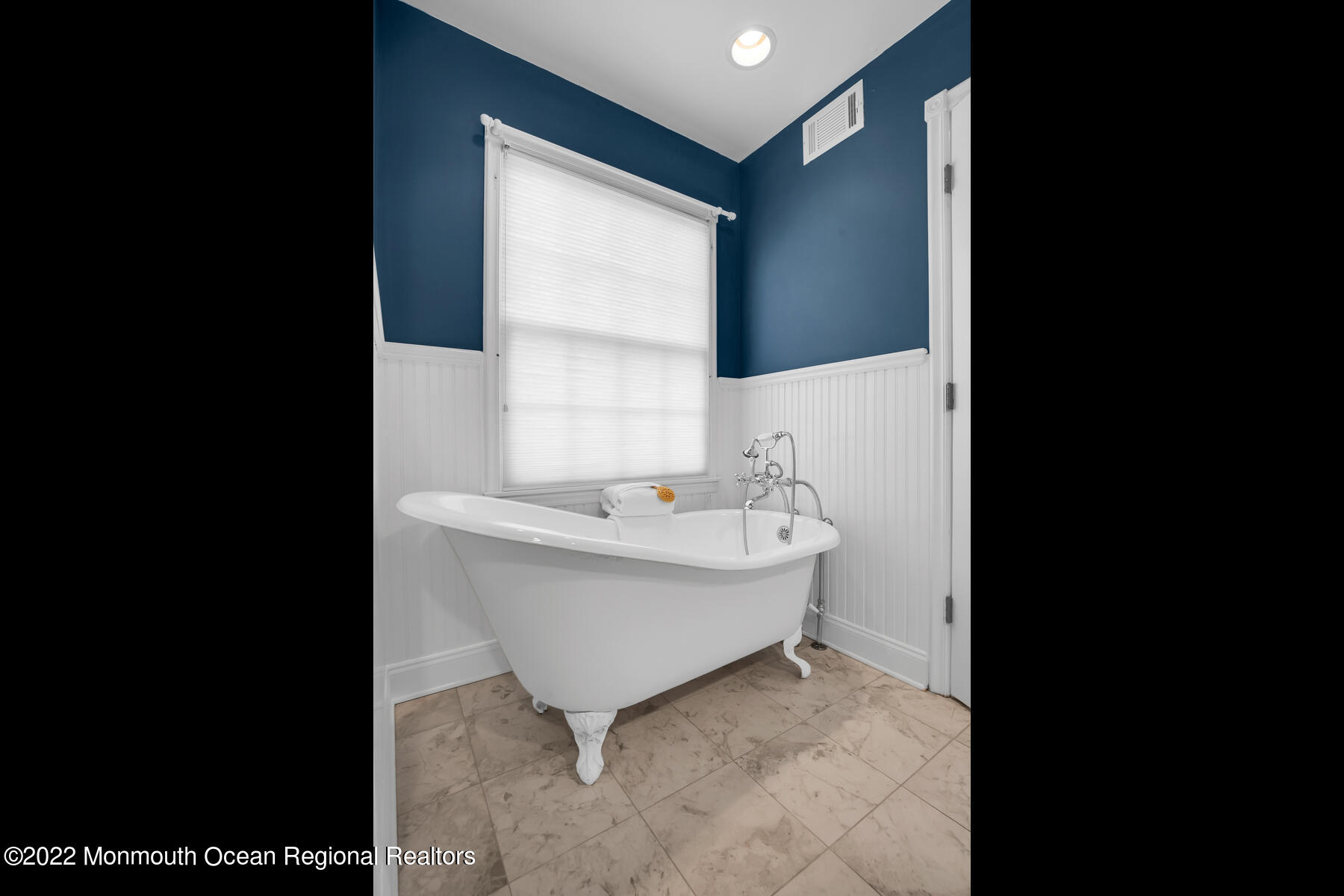 13 Cedar Avenue Rumson, NJ 07760 - Photo 32 of 49 13 Cedar Ave Rumson NJ 07760 USA-031-024