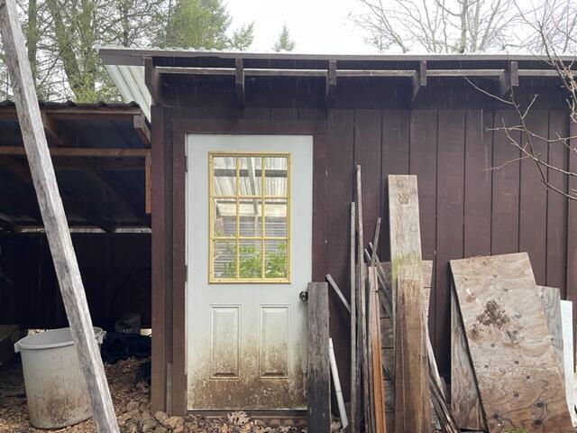 5601 West Side Road Cave Junction, OR 97523 - Photo 14 of 33 Greenhouse/garden shed