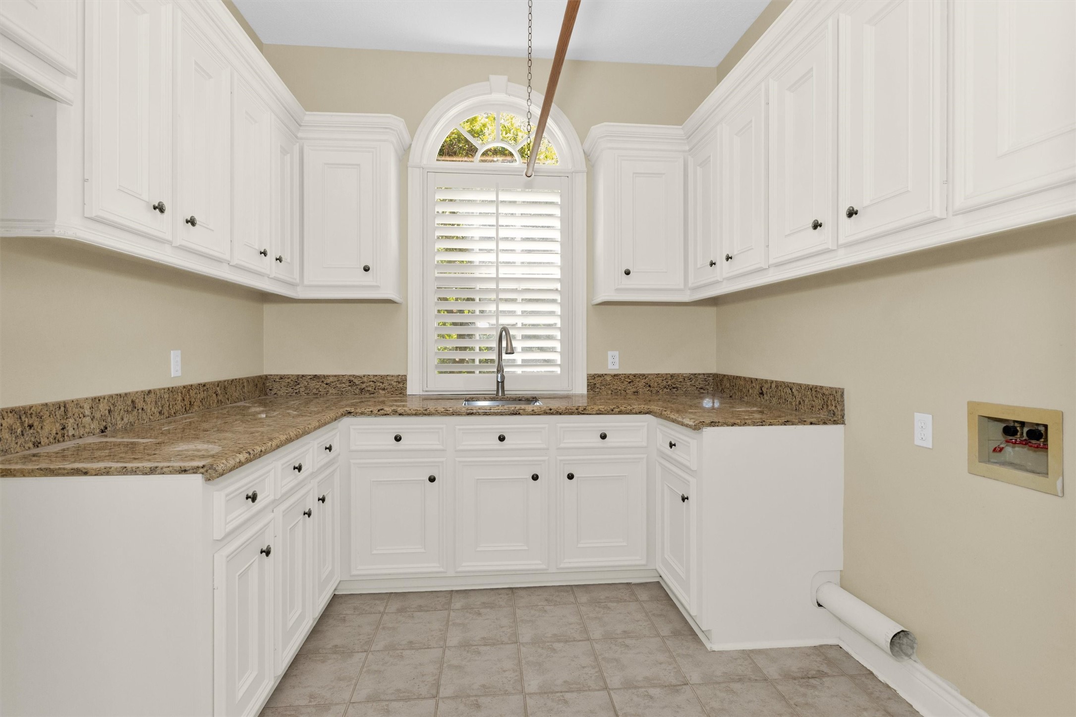 263 Saddle Ridge Spring, TX 77380 - Photo 28 of 50 Laundry