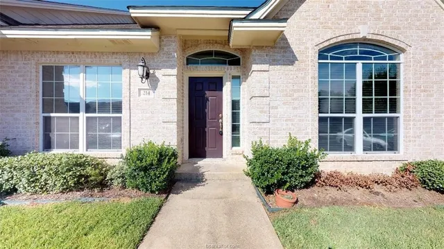$1,495 | 214 Fraternity Row, College Station, TX 77845