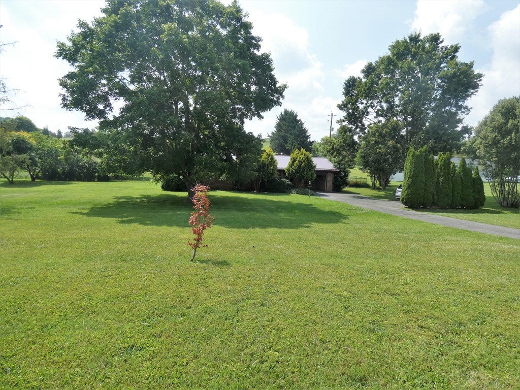 2936 Cedar Springs Road Sugar Grove, VA 24375 - Photo 6 of 47 Gallery Image 6