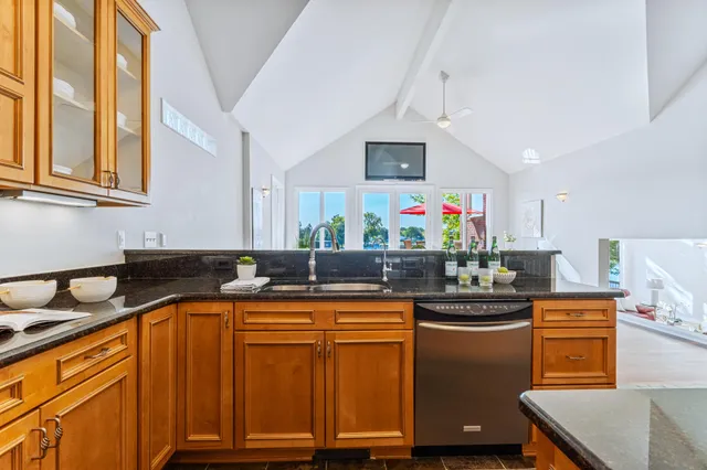 $934,900 | 3984 Lamont Drive, Waterford, MI 48329