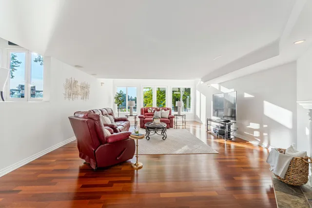 $934,900 | 3984 Lamont Drive, Waterford, MI 48329