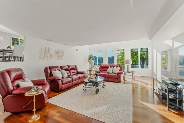 $934,900 | 3984 Lamont Drive, Waterford, MI 48329