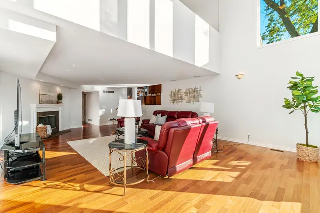 $934,900 | 3984 Lamont Drive, Waterford, MI 48329