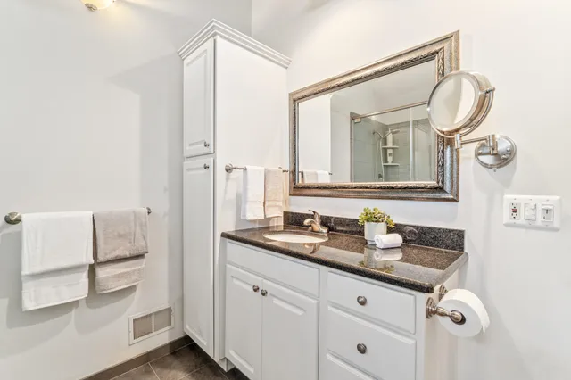 $934,900 | 3984 Lamont Drive, Waterford, MI 48329