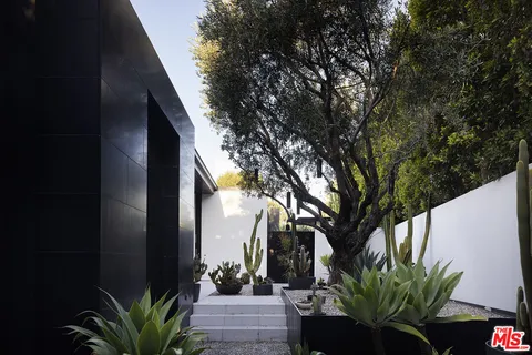 $9,995,000 | 1450 Blue Jay Way, Los Angeles, CA 90069