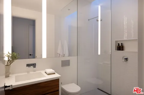 $9,995,000 | 1450 Blue Jay Way, Los Angeles, CA 90069