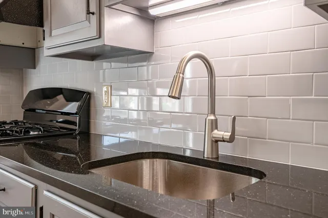 a close view of sink and tap