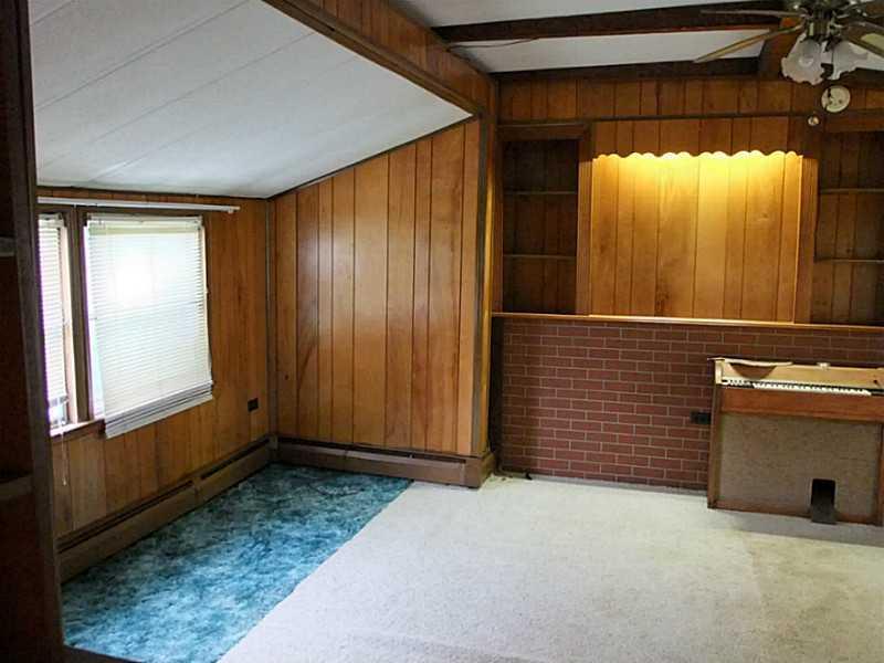 834 Calais Road Houlton, ME 04730 - Photo 25 of 35 Living Room.