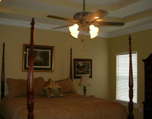 650 Rue Saint Michael Gretna, LA 70056 - Photo 2 of 8