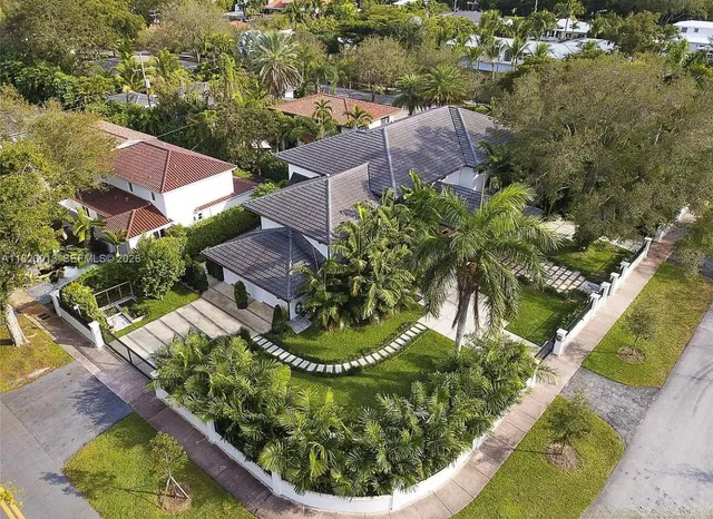 $20,000 | 6611 Leonardo Street, Coral Gables, FL 33146