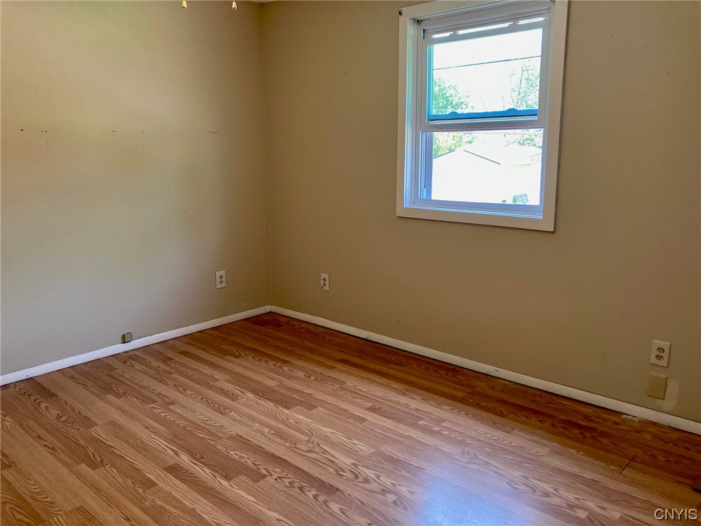 1378 County Rte 12 Schroeppel, NY 13132 - Photo 23 of 35 Bedroom 3