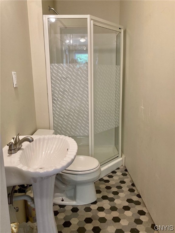 1378 County Rte 12 Schroeppel, NY 13132 - Photo 26 of 35 Bathroom 2