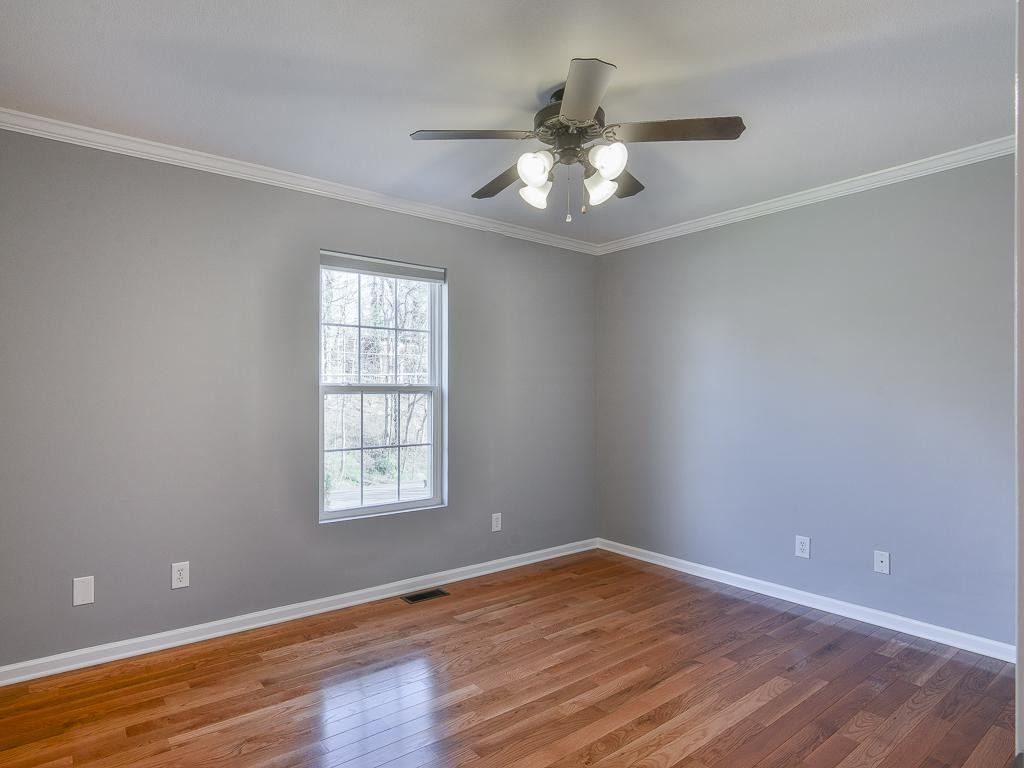 1005 Cherokee Road Johnson City, TN 37604 - Photo 18 of 35 Bedroom 3