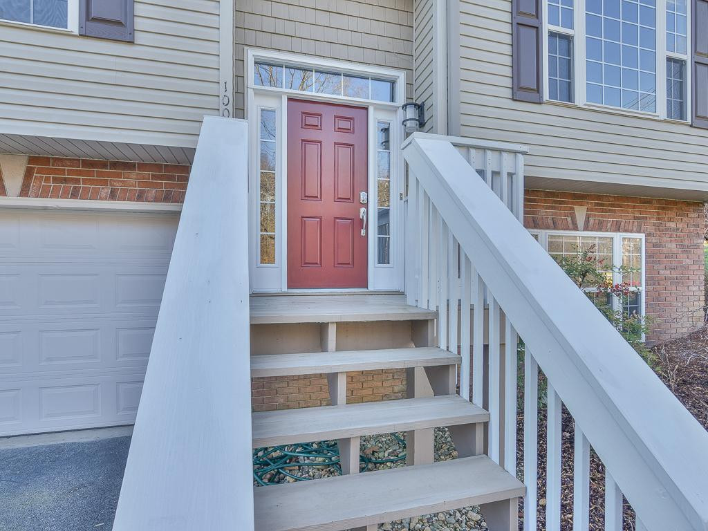 1005 Cherokee Road Johnson City, TN 37604 - Photo 4 of 35 Front entry