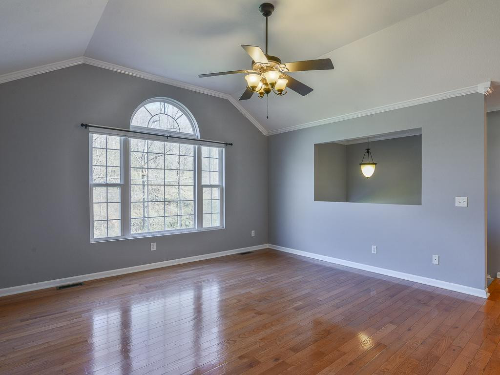 1005 Cherokee Road Johnson City, TN 37604 - Photo 7 of 35 Open to stair