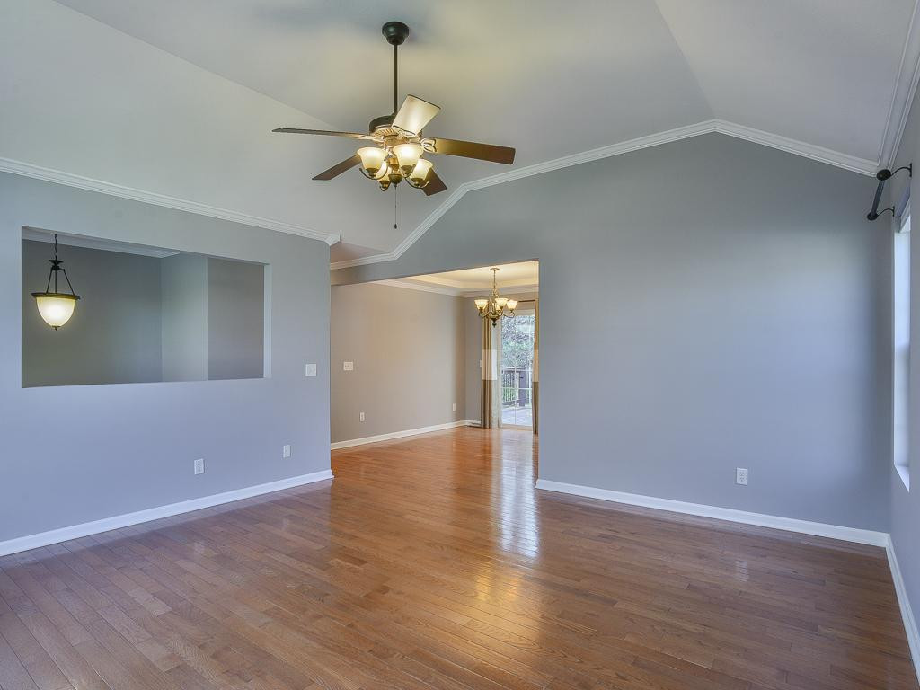 1005 Cherokee Road Johnson City, TN 37604 - Photo 8 of 35 Looking toward dining from lvg