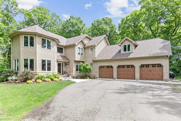 $899,200 | 5540 Timber Trail, Maple Plain, MN 55359