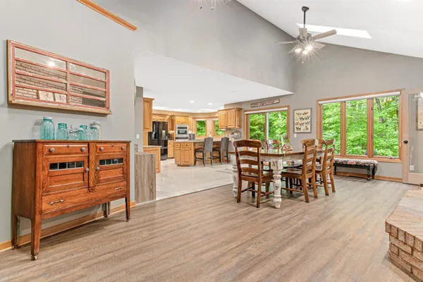 $899,200 | 5540 Timber Trail, Maple Plain, MN 55359