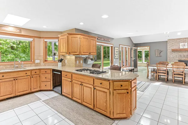 $899,200 | 5540 Timber Trail, Maple Plain, MN 55359