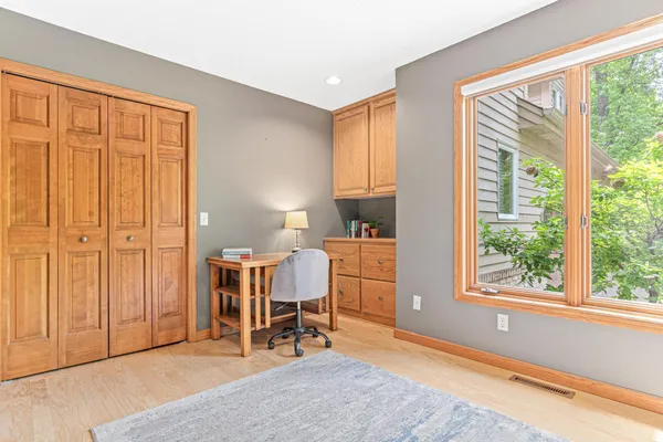 $899,200 | 5540 Timber Trail, Maple Plain, MN 55359