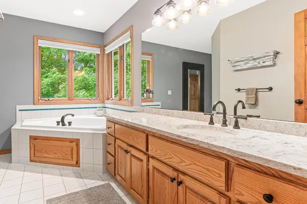 $899,200 | 5540 Timber Trail, Maple Plain, MN 55359